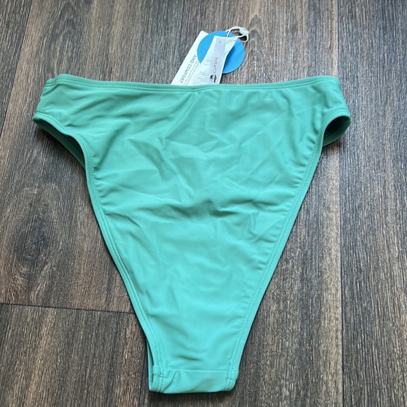 Cupshe Bikini Bottoms - Picture 2 of 3